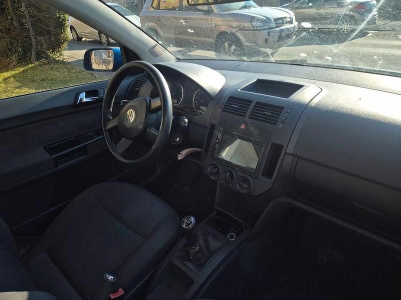 Gebraucht VW Polo Basis 75 PS (55 kW) 2004 Blau Kleinwagen