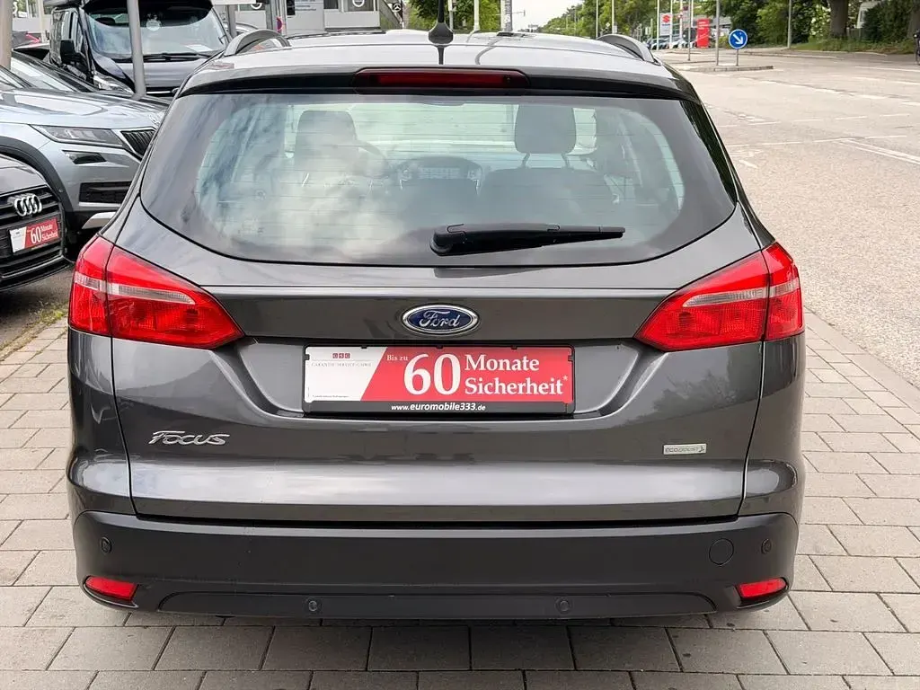 Used Ford Focus 125 HP (91 kW) 2018 Grey Sedan