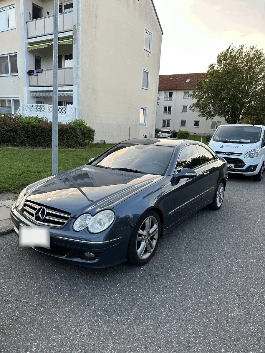Gebraucht Mercedes CLK280 231 PS (169 kW) 2007 Blau Coupé