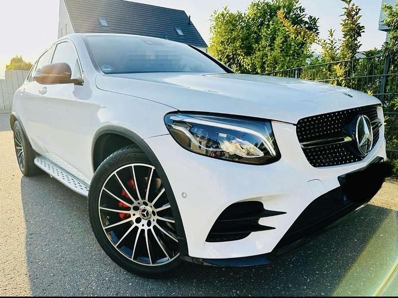 Weiß Gebraucht 2019 Mercedes GLC250 Sport Coupé | 37.660 € (Teuer) - Bild 1/4