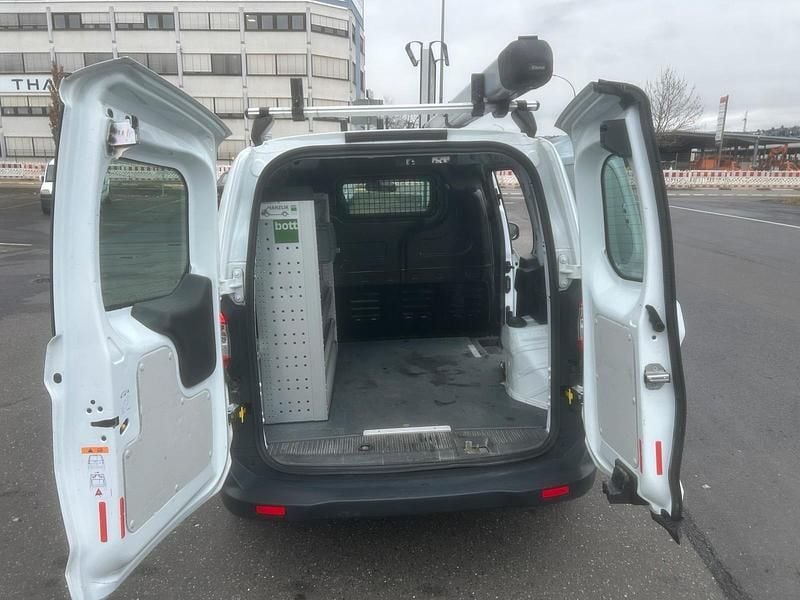 Gebraucht Ford Courier 100 PS (73 kW) 2017 Weiß Van / Kleinbus