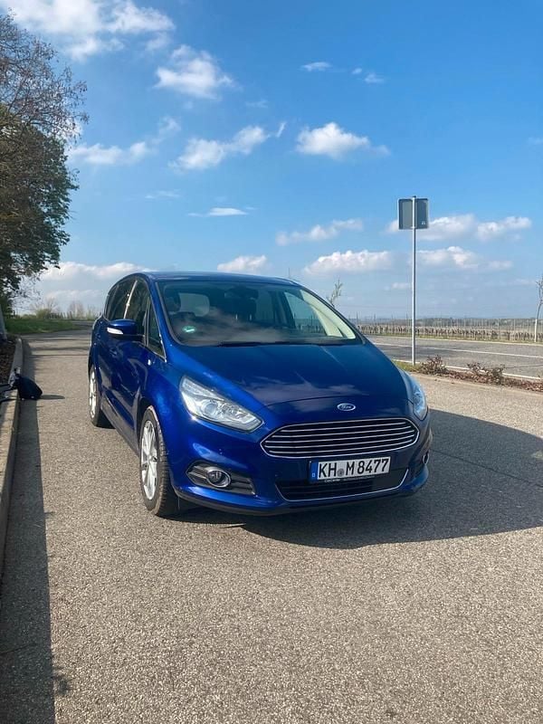 Blau Gebraucht 2017 Ford S-MAX S Van / Kleinbus | 11.500 € (Fairer Preis) - Bild 1/4