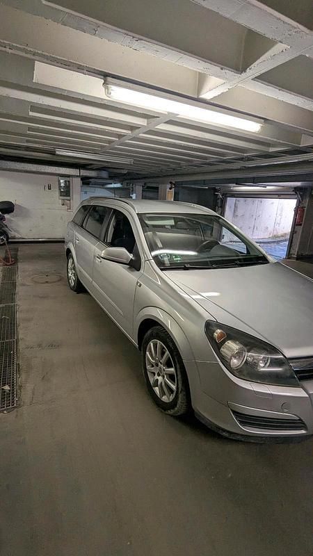 Silber Gebraucht 2005 Opel Astra Elegance Kombi | 3.249 € (Fairer Preis) - Bild 1/4