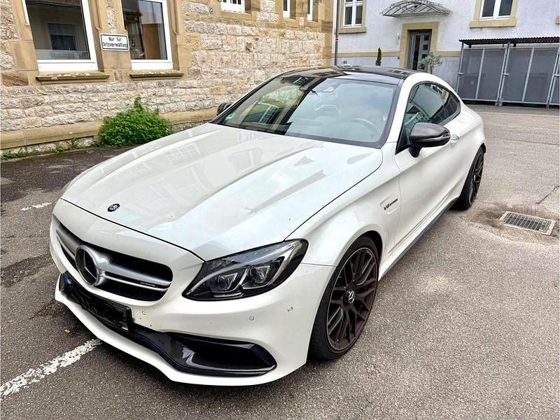 Weiß Gebraucht 2017 Mercedes C63 AMG AMG Coupé | 62.200 € (Fairer Preis) - Bild 1/4