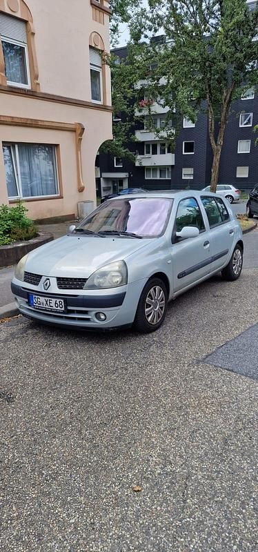 Silber Gebraucht 2001 Renault Clio II Kleinwagen | 1.999 € (Fairer Preis) - Bild 1/4