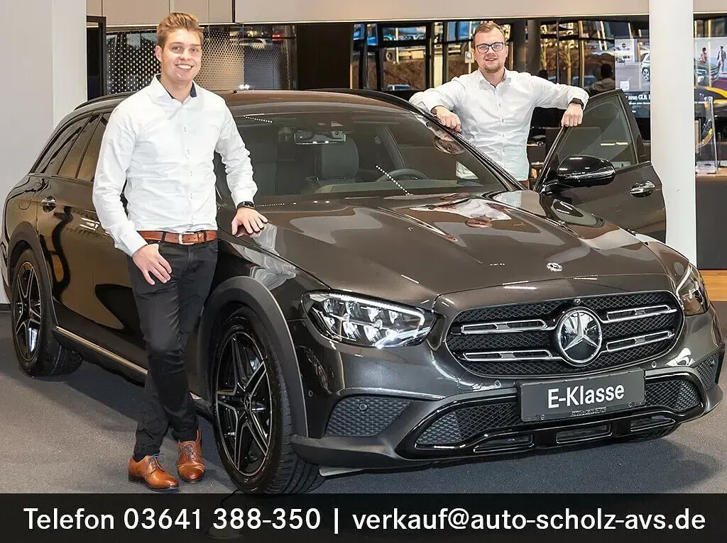 Gebraucht Mercedes C300 AMG 265 PS (194 kW) 2025 Blau Limousine