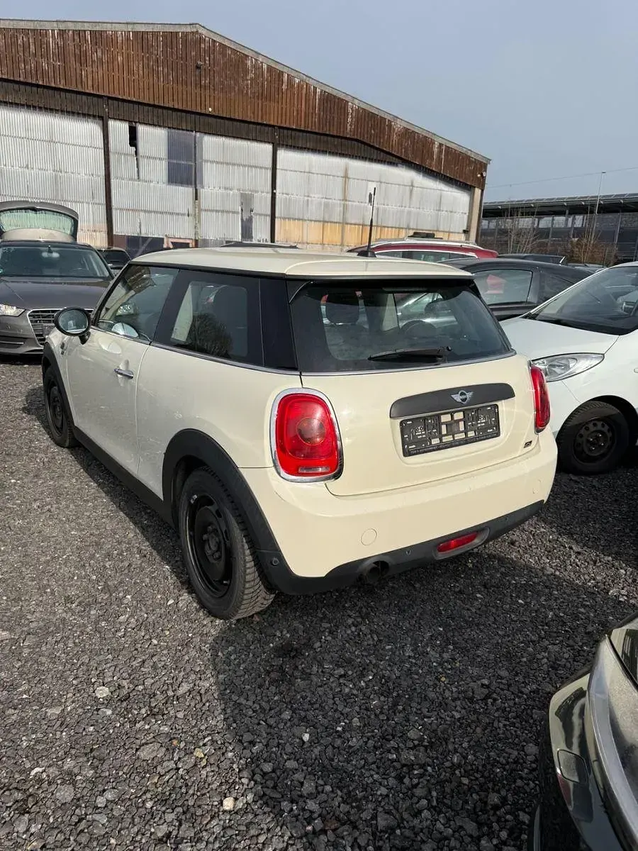Gebraucht Mini ONE 102 PS (75 kW) 2016 Weiß Kleinwagen