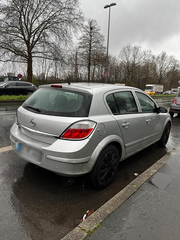 Gebraucht Opel Astra 101 PS (74 kW) 2004 Silber Kleinwagen