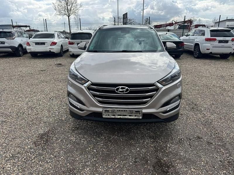 Gebraucht Hyundai Tucson Advantage 177 PS (130 kW) 2016 Grau SUV