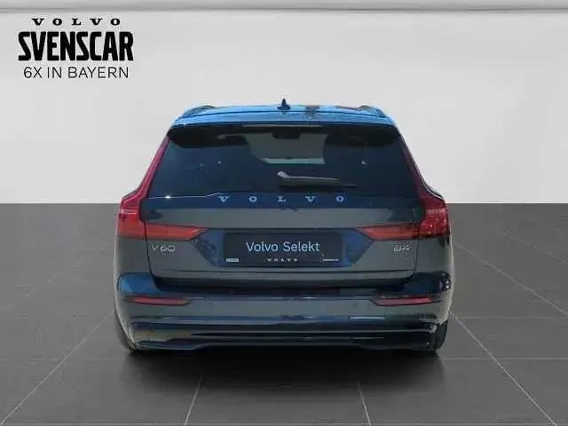 Używany Volvo V60 145 KM (106 kW) 2025 Kombi