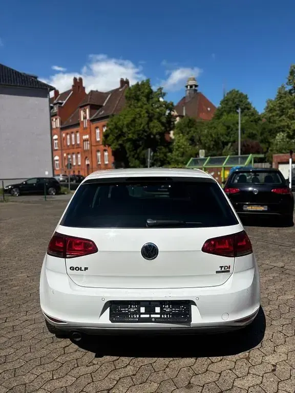 Gebraucht VW Golf VII Edition 105 PS (77 kW) 2014 Weiß Limousine