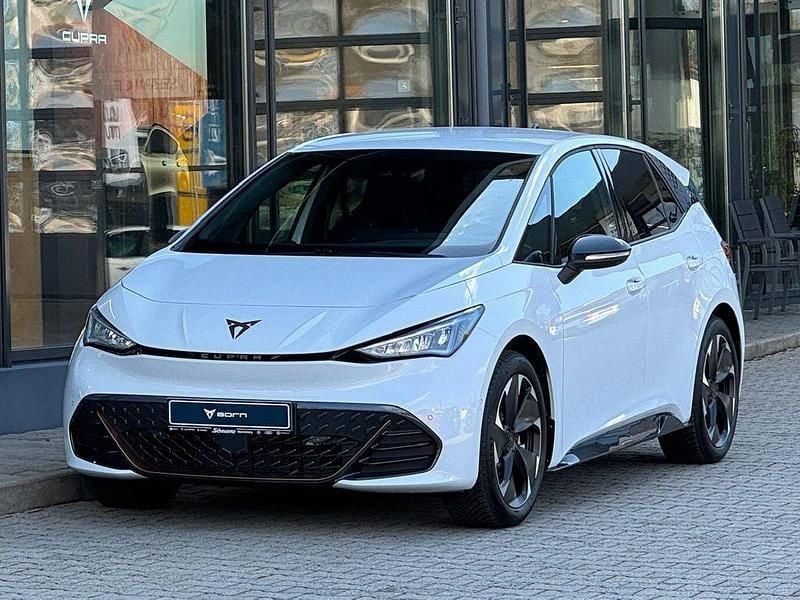 Weiß Gebraucht 2023 Cupra Born Kleinwagen | 29.990 € (Guter Preis) - Bild 1/4