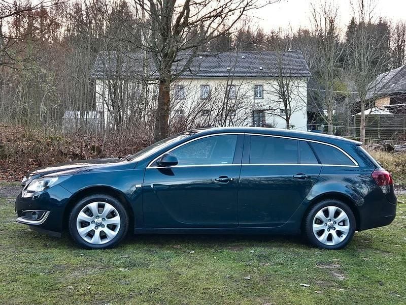 Grün Gebraucht 2017 Opel Insignia Innovation Kombi | 10.000 € (Superpreis) - Bild 1/4