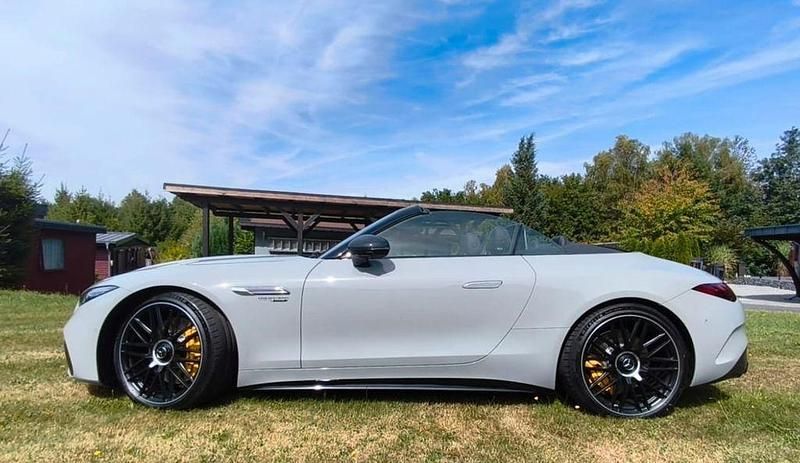 Grau Gebraucht 2022 Mercedes SL63 AMG AMG Cabrio | 124.900 € (Superpreis) - Bild 1/4