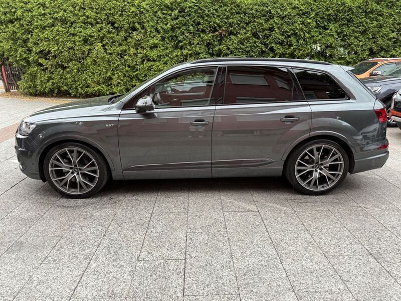 Grau Gebraucht 2018 Audi SQ7 Sport SUV | 28.980 € (Teuer) - Bild 1/4