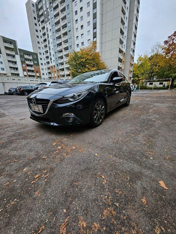 Schwarz Gebraucht 2016 Mazda 3 Nakama Limousine | 11.200 € (Fairer Preis) - Bild 1/4