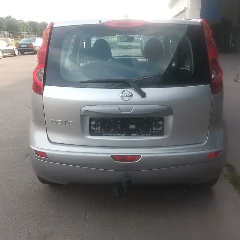 Gebraucht Nissan Note Acenta 110 PS (80 kW) 2011 Silber Kleinwagen