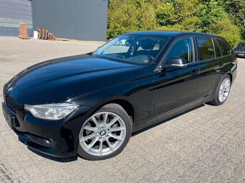Schwarz Gebraucht 2013 BMW 330 Sport Line Kombi | 7.900 € (Superpreis) - Bild 1/4