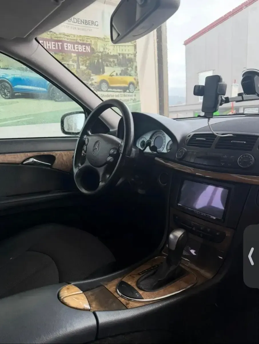 Gebraucht Mercedes E280 177 PS (130 kW) 2009 Schwarz Kombi