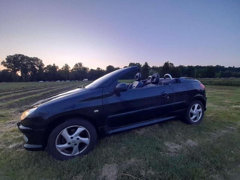 Schwarz Gebraucht 2004 Peugeot 206 CC Cabrio | 1.000 € (Superpreis) - Bild 1/4