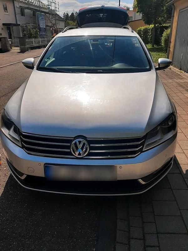 Gebraucht VW Passat 110 PS (80 kW) 2011 Silber Kombi