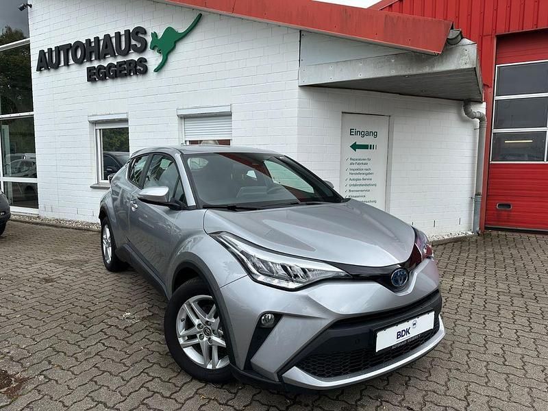 Silber Gebraucht 2023 Toyota C-HR Business Edition SUV | 21.790 € - Bild 1/4