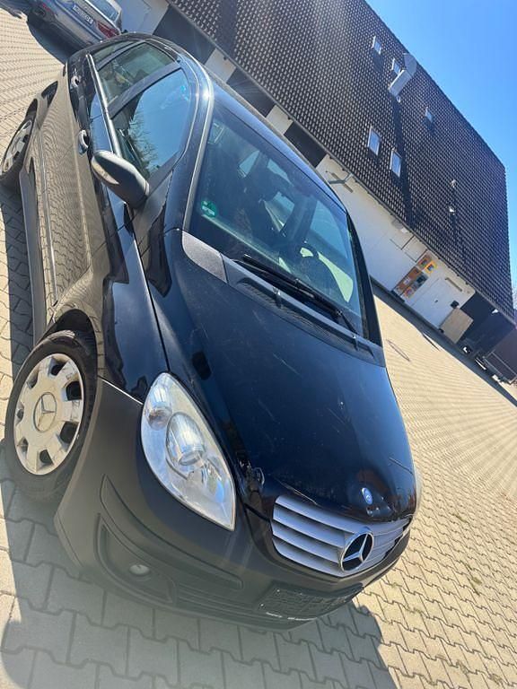 Gebraucht Mercedes B180 109 PS (80 kW) 2005 Schwarz Van / Kleinbus