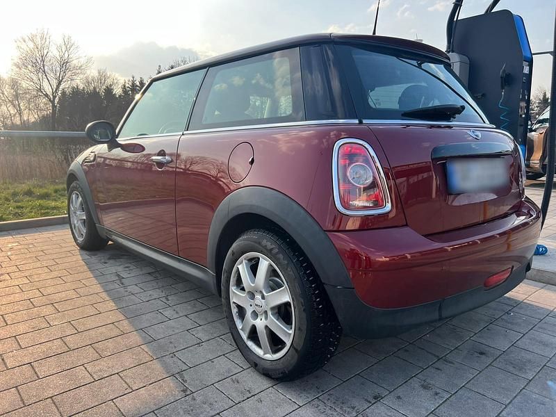 Gebraucht Mini Cooper 75 PS (55 kW) 2009 Rot Kleinwagen