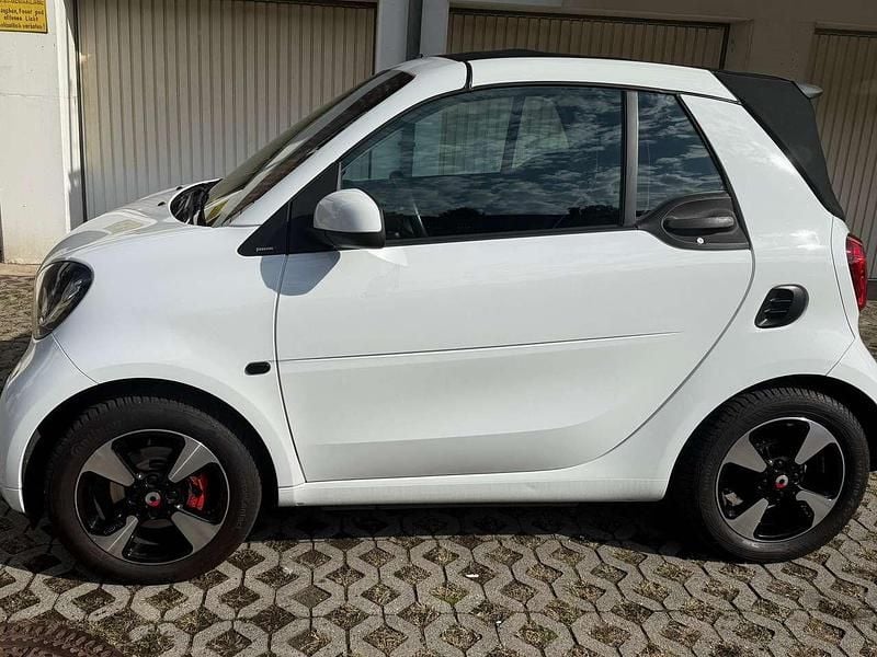 Weiß Gebraucht 2018 Smart ForTwo Cabrio Passion Cabrio | 12.499 € (Fairer Preis) - Bild 1/4