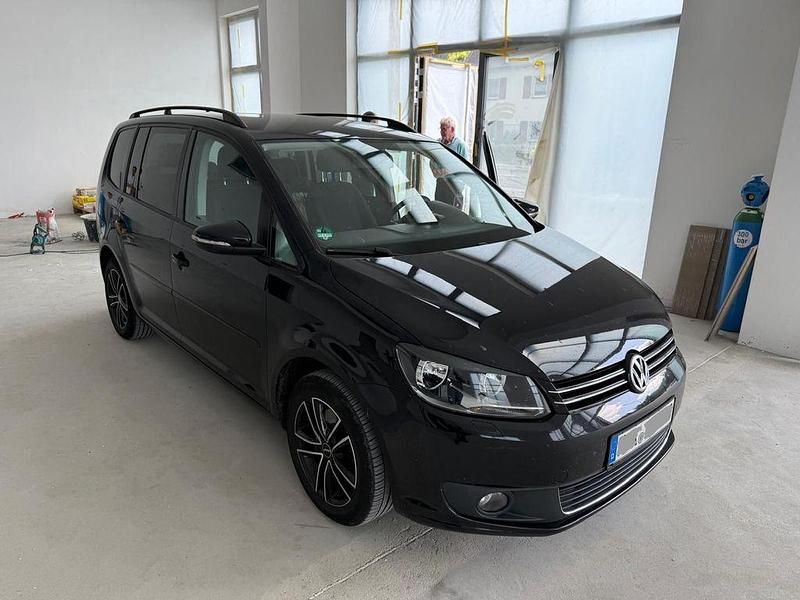 Gebraucht VW Touran 140 PS (102 kW) 2014 Schwarz Van / Kleinbus