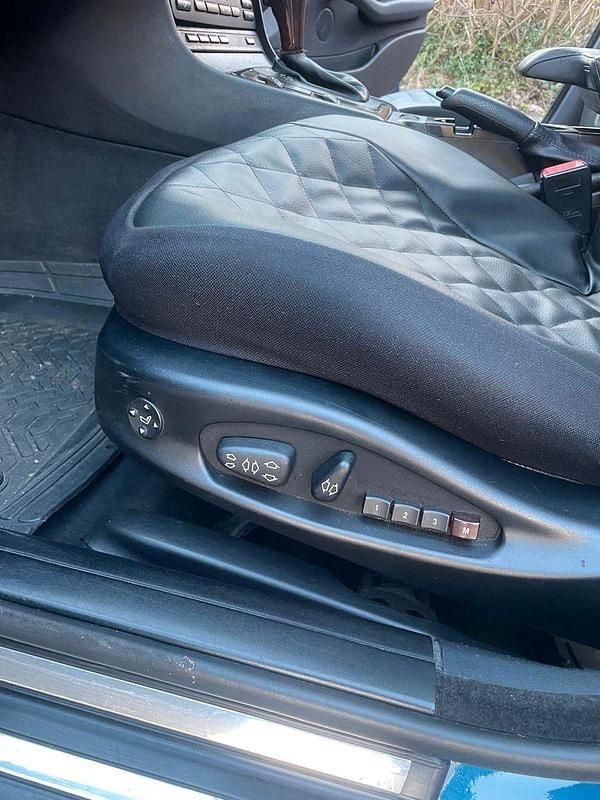 Gebraucht BMW 325 Basis 192 PS (141 kW) 2002 Blau Limousine