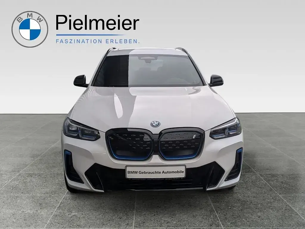 Gebraucht BMW iX3 Impressive 210 kW (286 PS) 2023 Weiß SUV