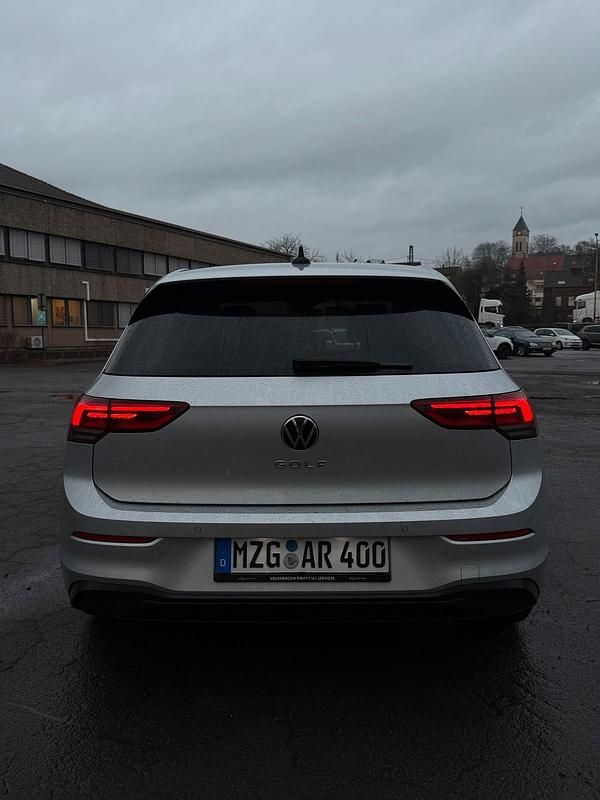 Gebraucht VW Golf VIII 116 PS (85 kW) 2023 Grau Limousine