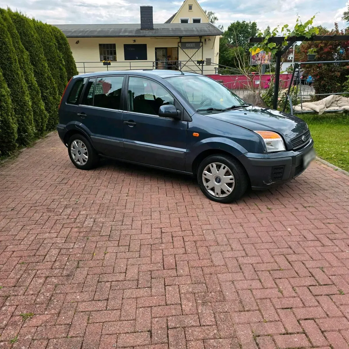 Gebraucht Ford Fusion 80 PS (58 kW) 2011 Grau Kleinwagen