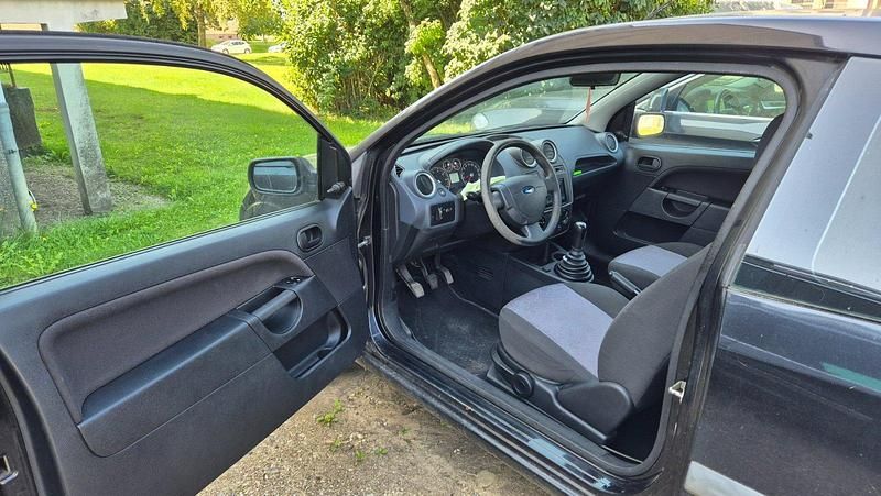 Blau Gebraucht 2007 Ford Fiesta Kleinwagen | 600 € (Superpreis) - Bild 1/4