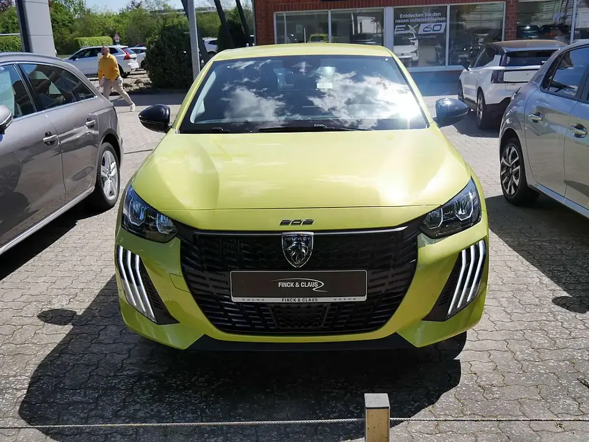 Neu Peugeot 208 Style 101 PS (74 kW) 2026 Agueda gelb Kleinwagen