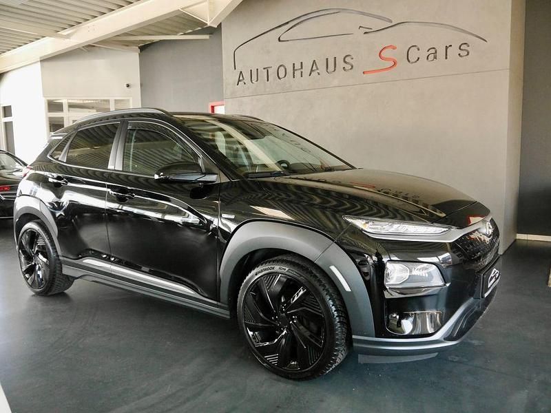 Gebraucht Hyundai Kona Style 150 kW (204 PS) 2021 Schwarz SUV