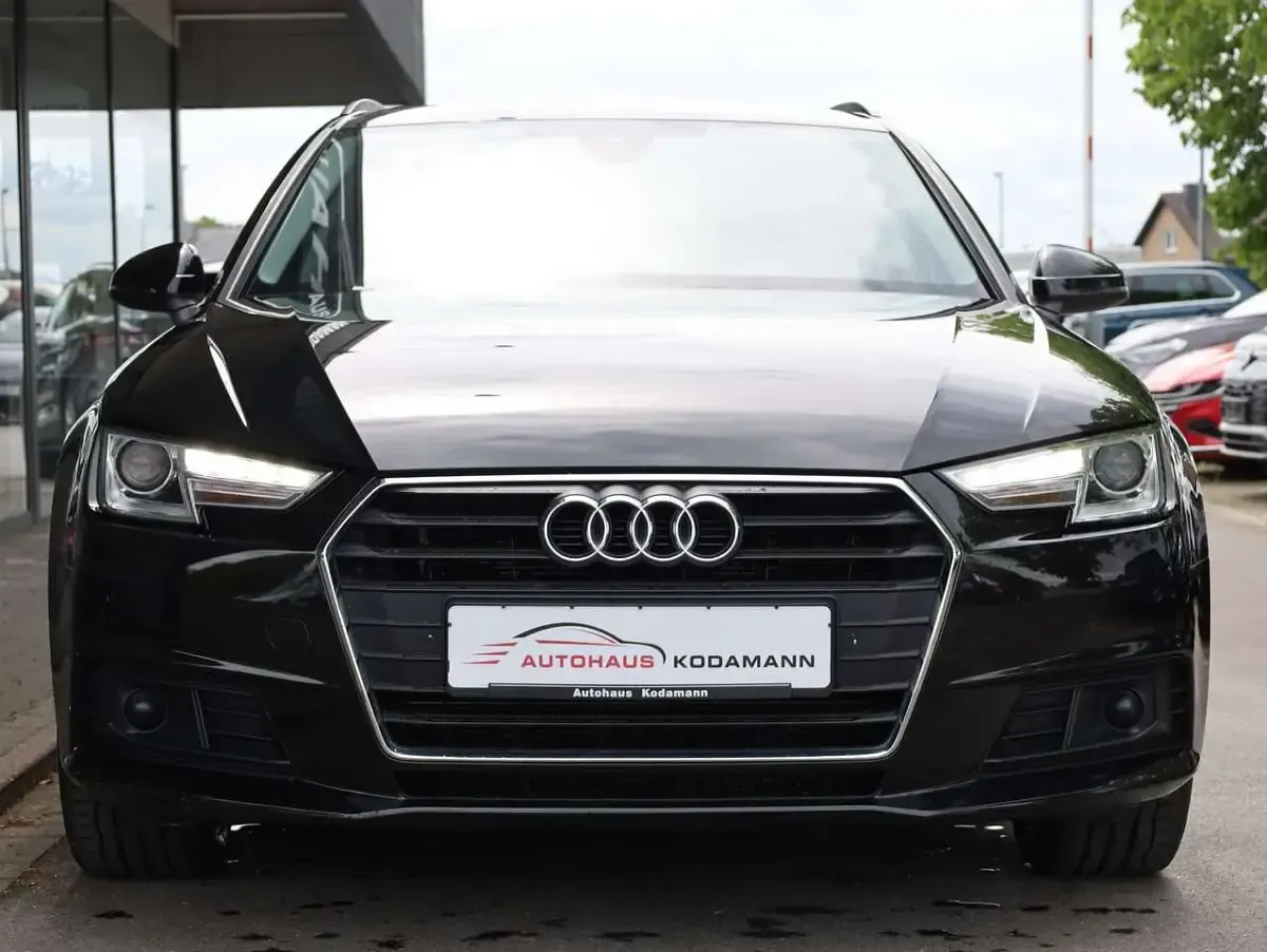 Gebraucht Audi A4 Basis 190 PS (139 kW) 2017 Schwarz Kombi