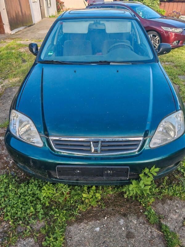Grün Gebraucht 1998 Honda Civic Limousine | 2.399 € - Bild 1/4
