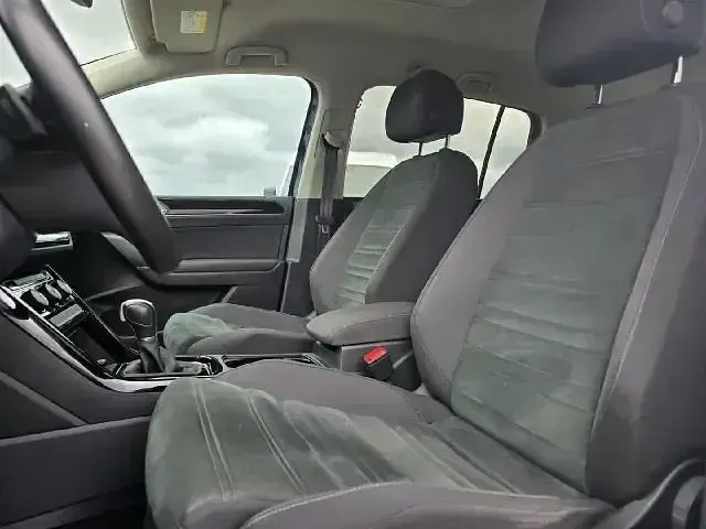 Gebraucht VW Touran 180 PS (132 kW) 2018 Atlantic blue Van / Kleinbus