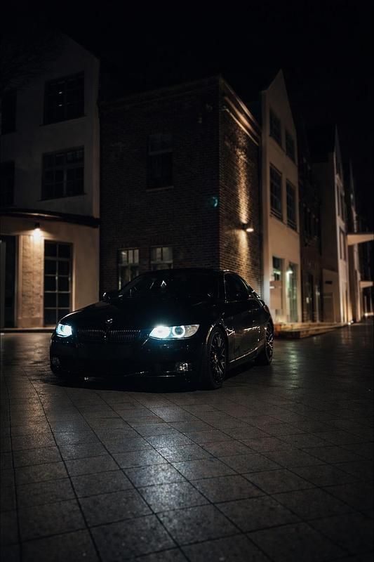 Gebraucht BMW 325 192 PS (141 kW) 2010 Schwarz Coupé