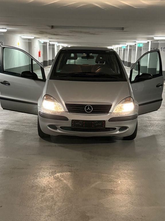Silber Gebraucht 2003 Mercedes A140 Van / Kleinbus | 1.650 € (Guter Preis) - Bild 1/4