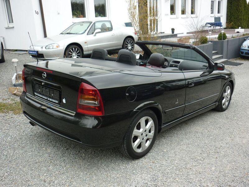 Gebraucht Opel Astra Cabriolet 103 PS (75 kW) 2004 Schwarz metallic Cabrio