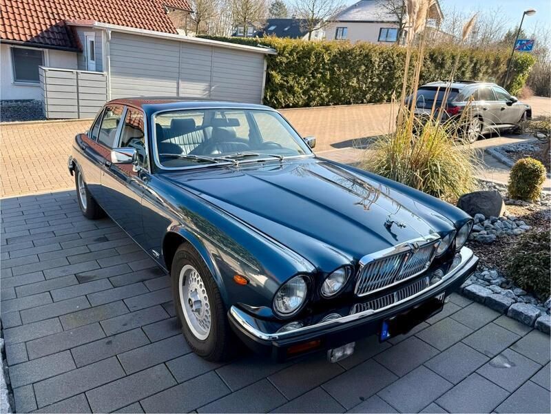Blau Gebraucht 1989 Jaguar XJ12 Limousine | 34.500 € - Bild 1/4