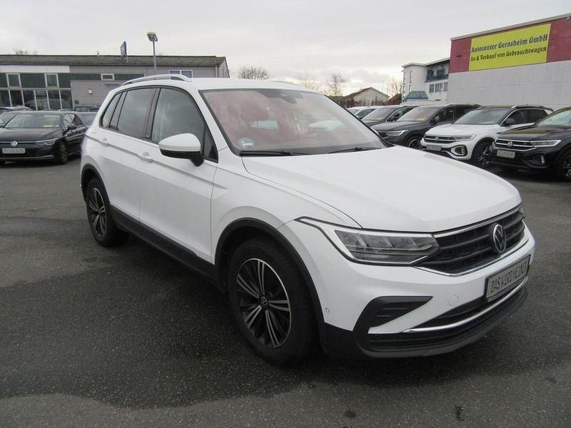 Gebraucht VW Tiguan 131 PS (96 kW) 2023 Pure white uni SUV