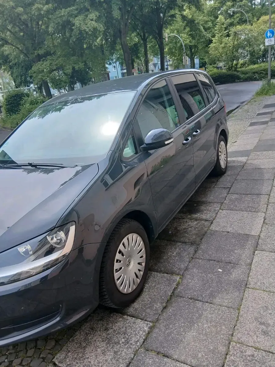 Używany VW Sharan 140 KM (102 kW) 2013 Szary Minivan