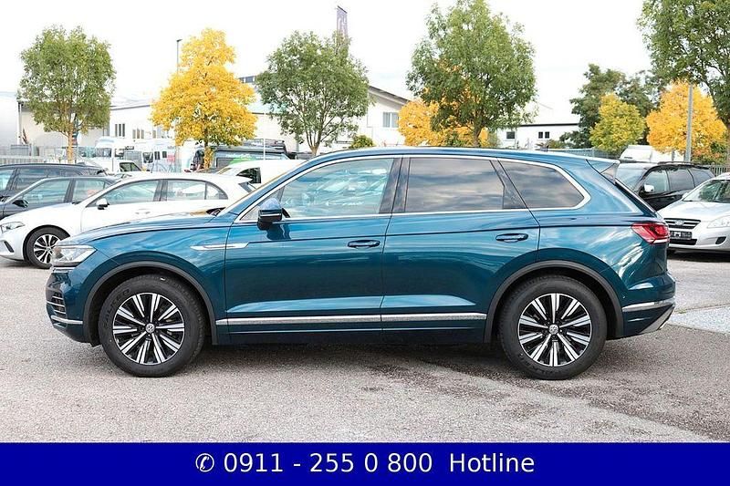 Gebraucht VW Touareg Elegance 286 PS (210 kW) 2019 Blau SUV