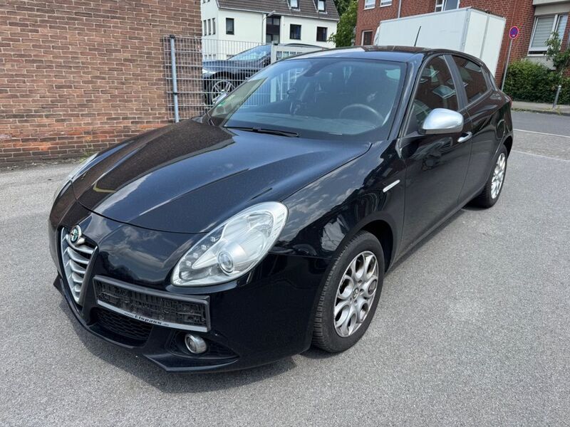 Colore esterno (alfa schwarz) Gebraucht 2014 Alfa Romeo Giulietta Impression Kleinwagen | 3.990 € (Guter Preis) - Bild 1/4
