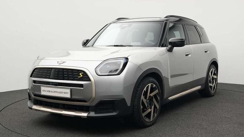 Grau Gebraucht 2024 Mini Countryman Favoured SUV | 39.990 € (Guter Preis) - Bild 1/4
