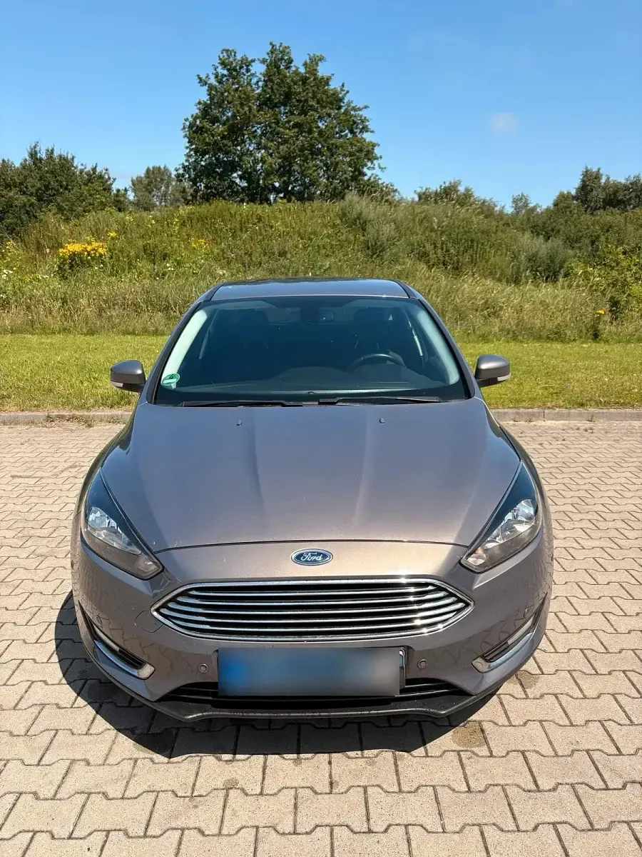 Gebraucht Ford Focus Titanium 120 PS (88 kW) 2015 Andere farben Limousine